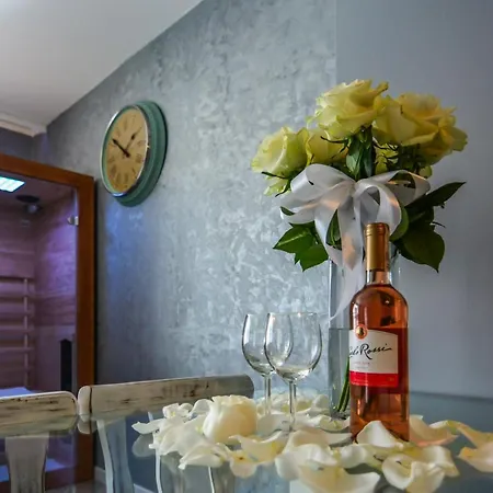 Hotelove Z Sauną Przy Strumieniu *